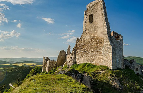 Povesti o slovenských hradoch